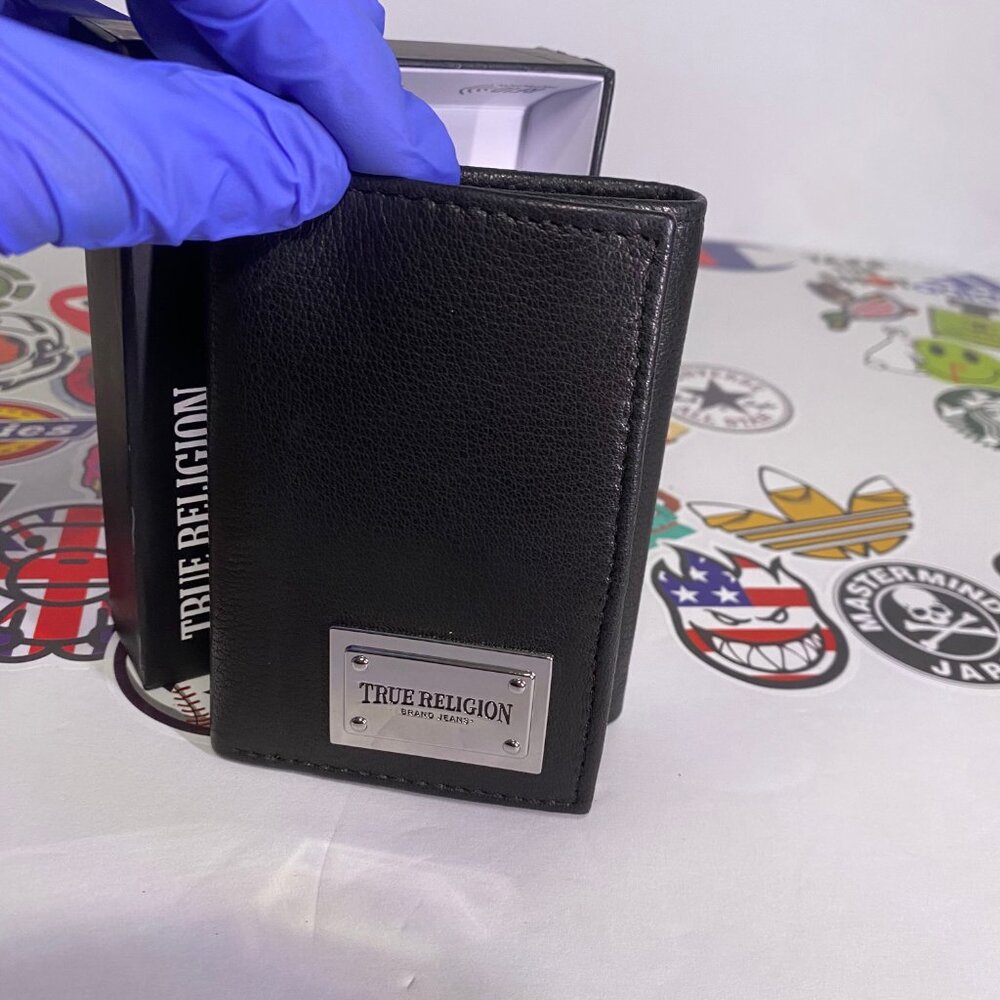 True Religion Men's Black Genuine Leather Trifold Wallet RFID Metal Logo NWT